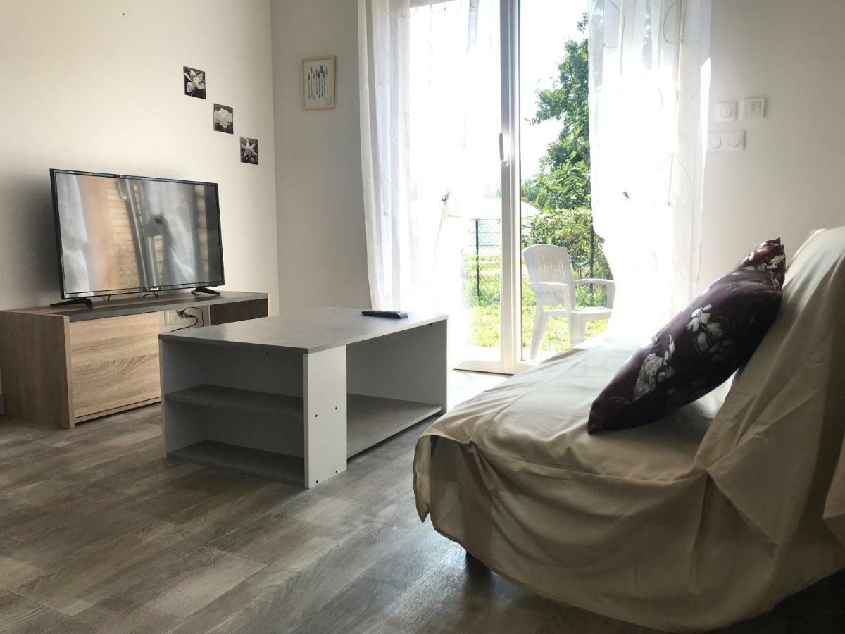 Apartmán Joli Studio Au Calme Bassens  Exteriér fotografie